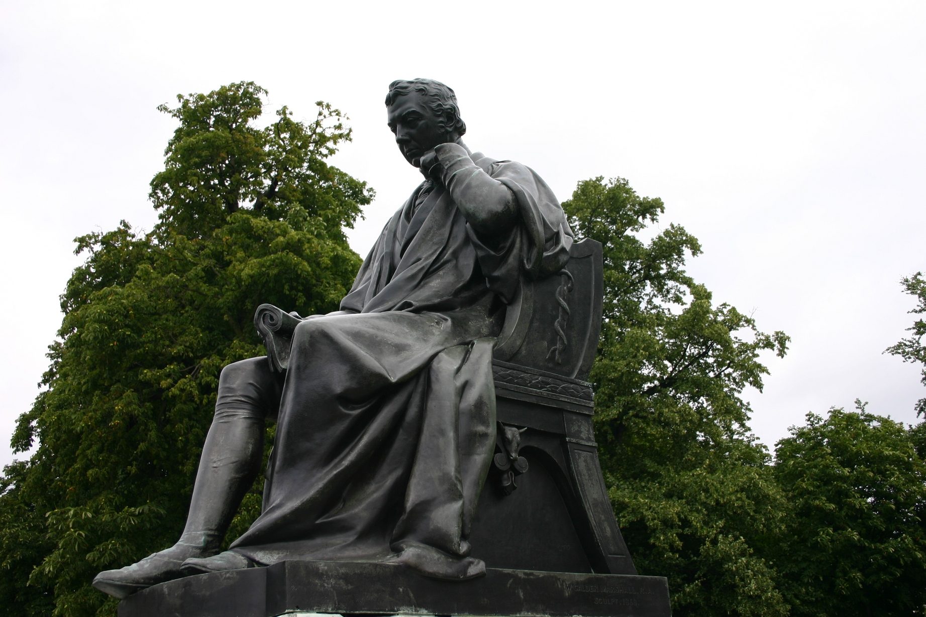 Edward Jenners' monument, Kensington Gardens, London - 03.JPG